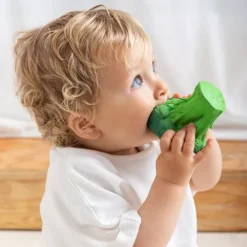 Oli & Carol Bijt- & Badspeelgoed Broccoli -Speelgoedwinkel oli carol bijt badspeelgoed broccoli 10
